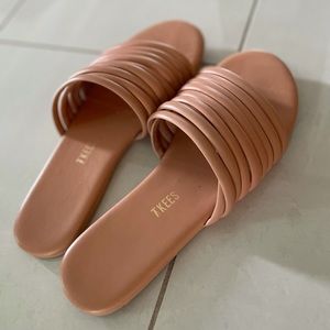 TKEES Caro Pout Size 8